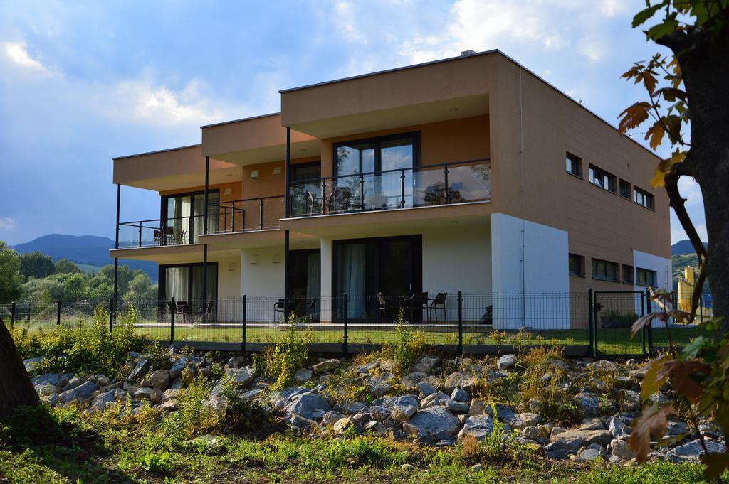 Apartmánový Dom Kriváň Bešeňová Exterior foto