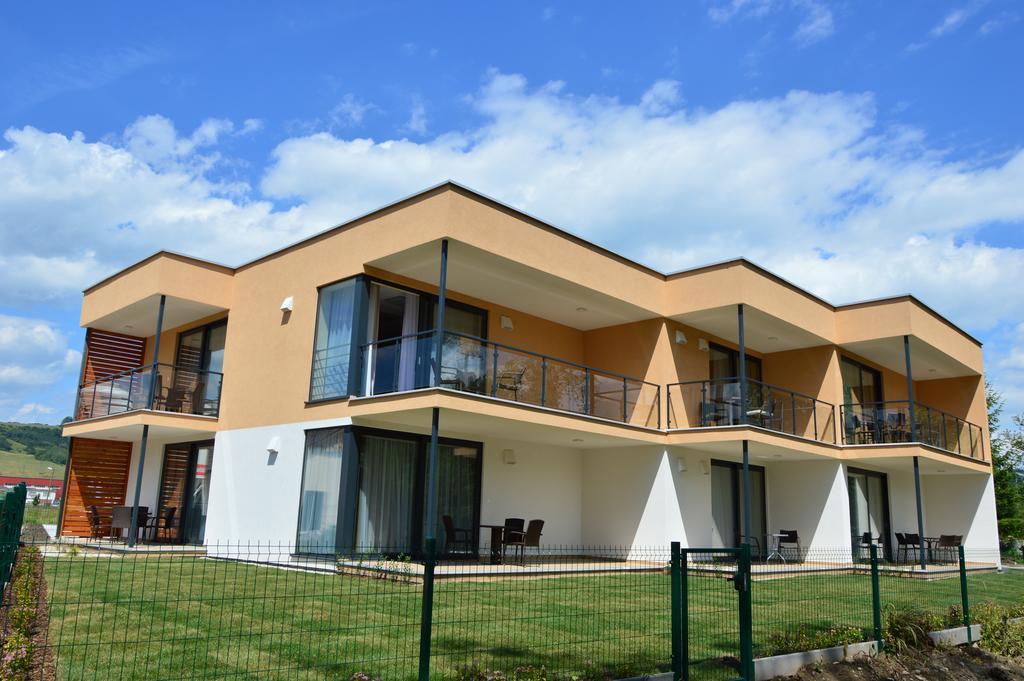 Apartmánový Dom Kriváň Bešeňová Exterior foto