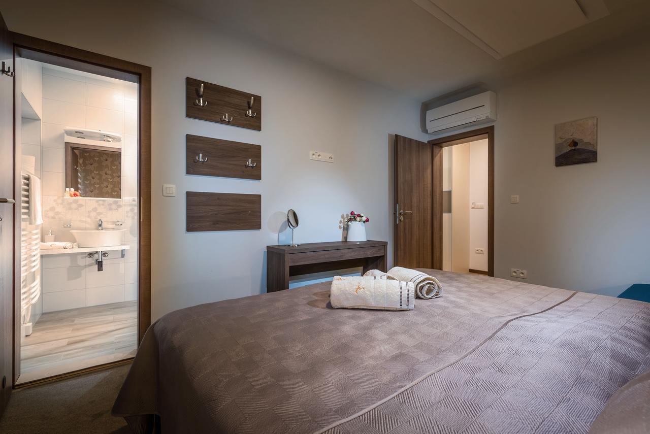 Apartmánový Dom Kriváň Bešeňová Exterior foto