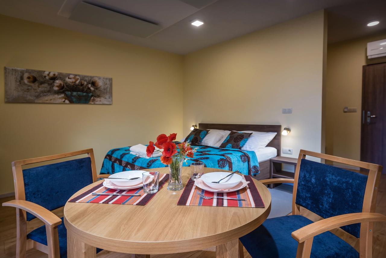 Apartmánový Dom Kriváň Bešeňová Exterior foto